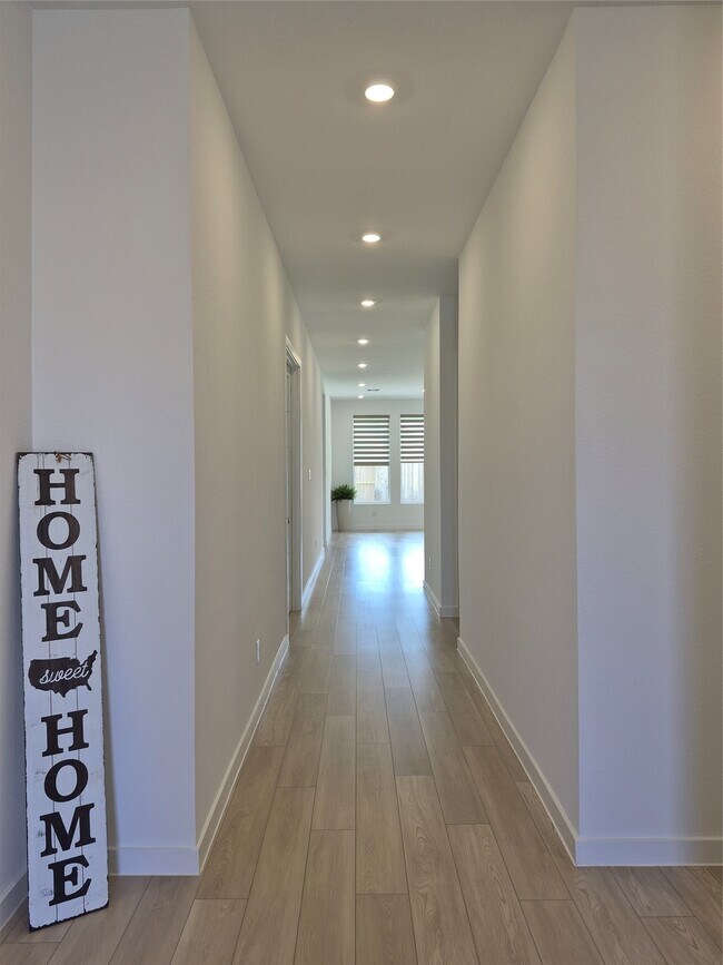 Building Photo - 31007 Golden Felipe St