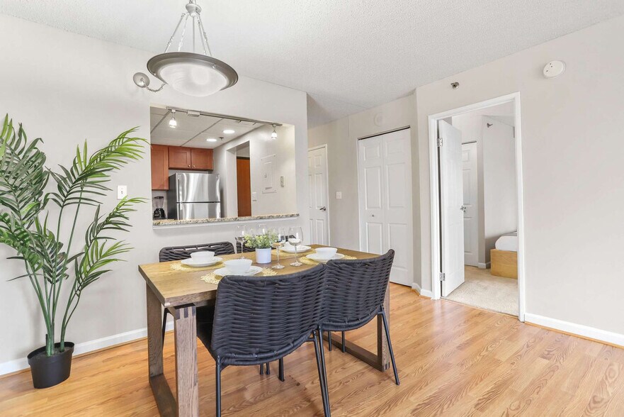 Building Photo - 401 12th St S