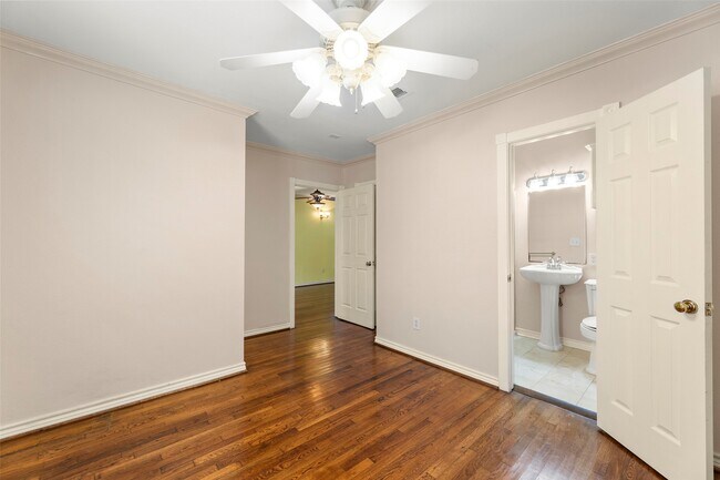 Building Photo - 1535 W 25th St