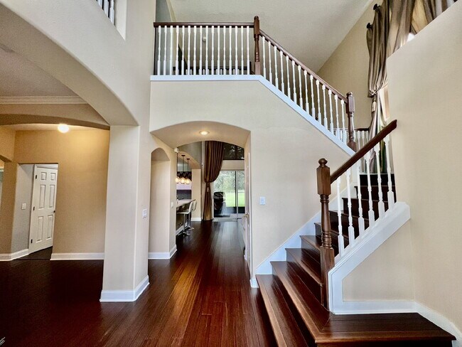 Building Photo - "Golf Course Living! Spacious 3-Bed, 2.5-Bath Home with 2,829 Sq Ft at The Oaks"