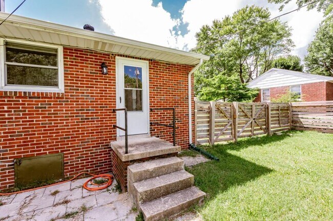 Building Photo - 9507 Stockbridge Dr