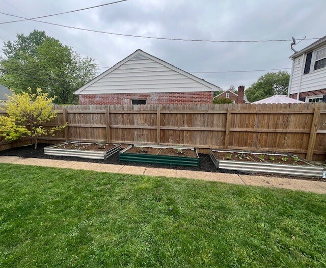 Building Photo - 947 Janet Ave