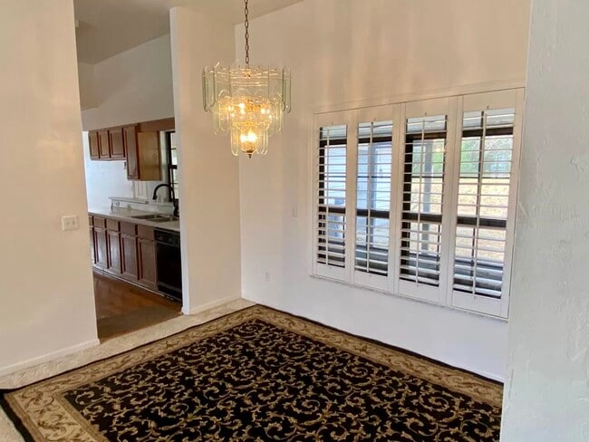 Building Photo - 236 SW Stanley Ct