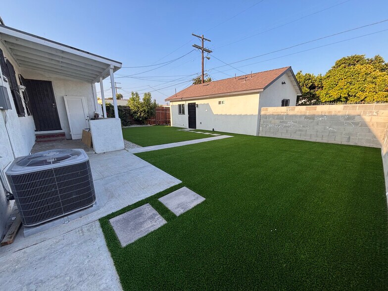 Building Photo - 7530 S Hobart Blvd