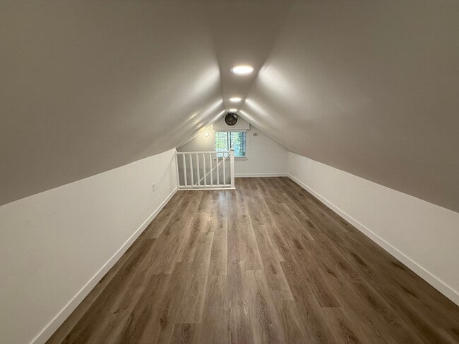 Building Photo - Spacious 3BR + Loft | 2.5BA | Large Yard |...
