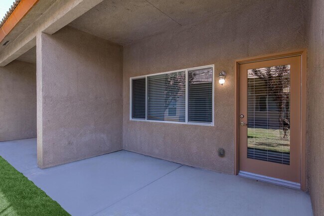 Building Photo - 625 Jasmine Parke Dr