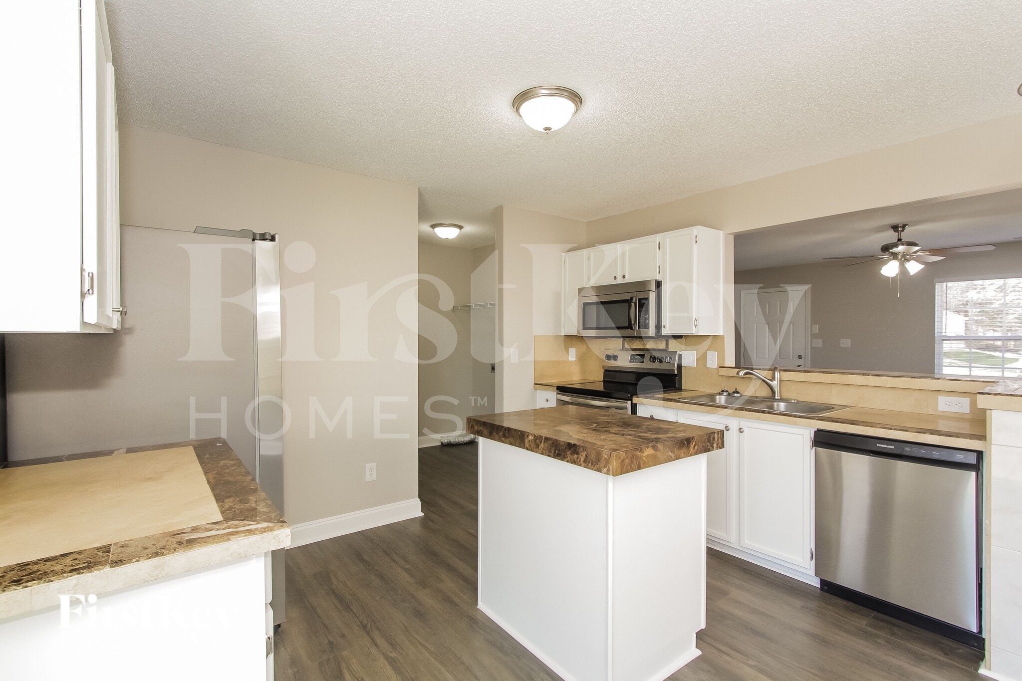 Building Photo - 441 1st Turn Ct SW