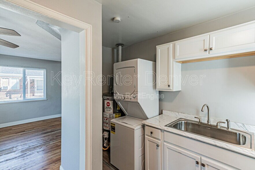 Building Photo - 1570 Trenton St