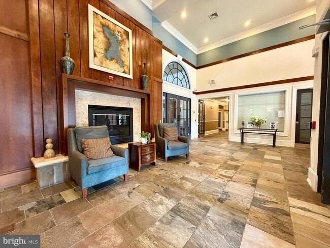 Building Photo - 2321 25th St S