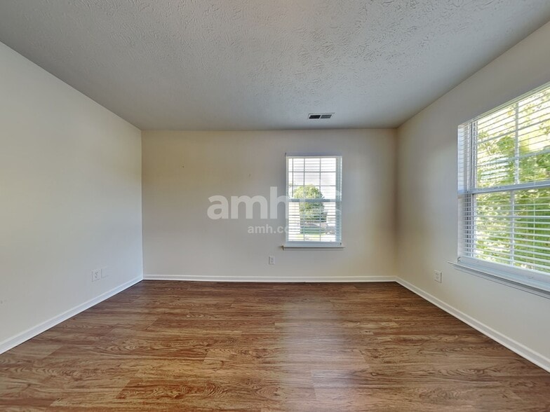 Building Photo - 8525 Morgan Dr