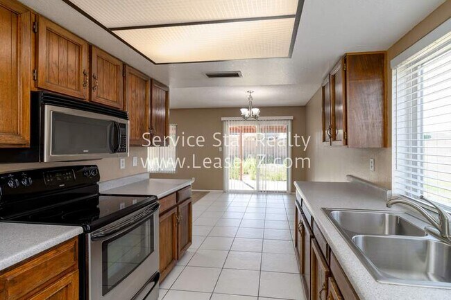 Building Photo - 16267 N 29th Dr
