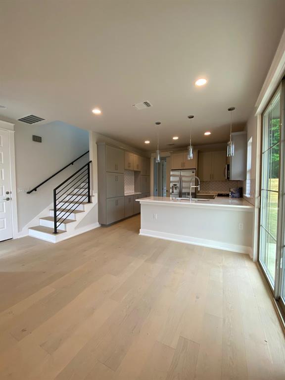 Building Photo - 6920 Bethune Ave