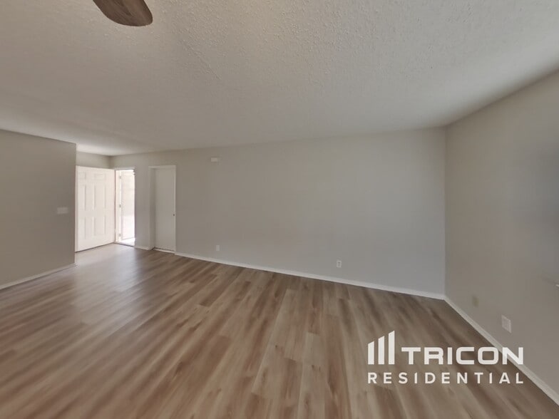 Building Photo - 1004 Bird Springs Dr