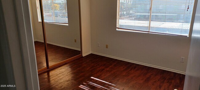 Building Photo - 616 S Hardy Dr