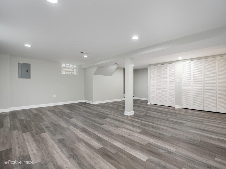 Building Photo - 14341 Dobson Ave