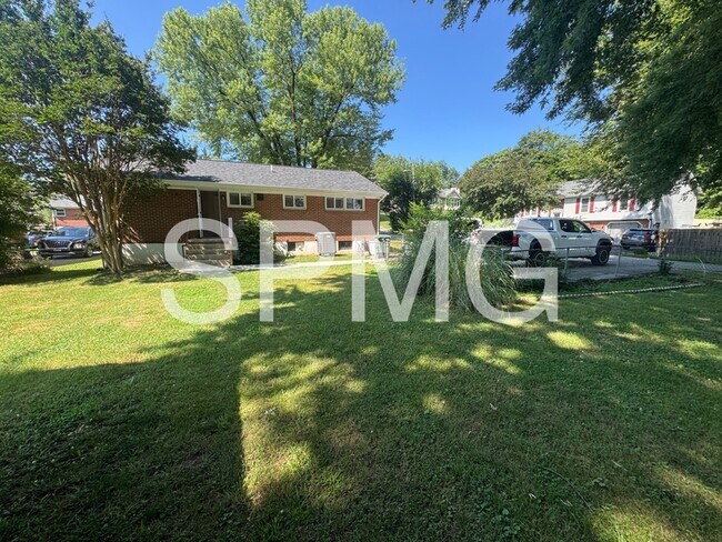 Building Photo - 1603 Alberta Dr