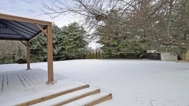 Building Photo - 2553 Emerald Ct