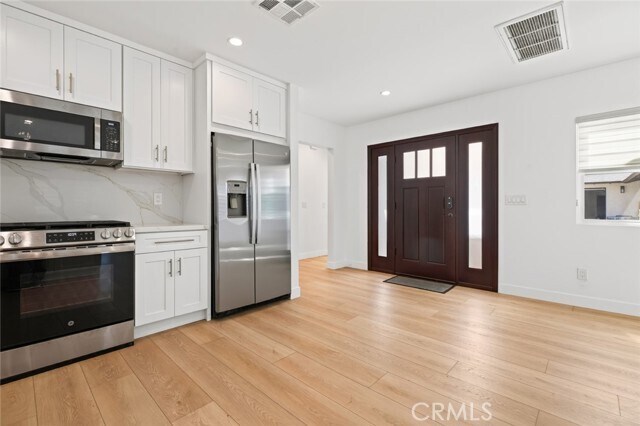 Building Photo - 641 E Grinnell Dr