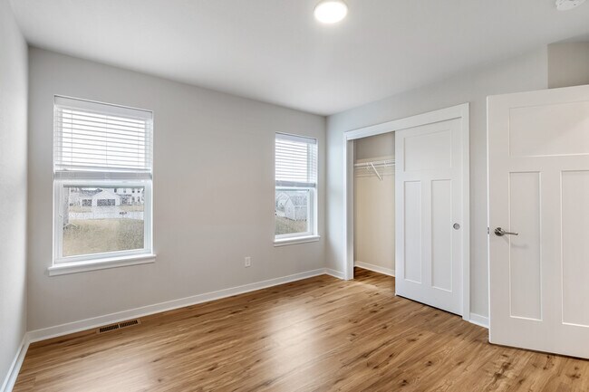 Building Photo - 670 Lambert Dr