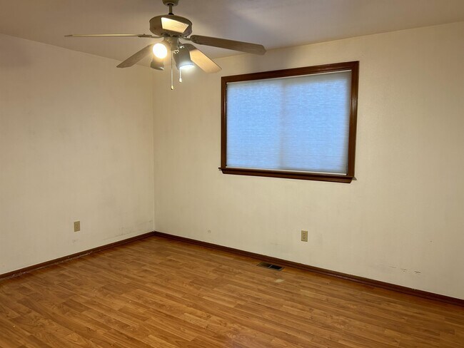 Building Photo - 2060 Oxford Ct