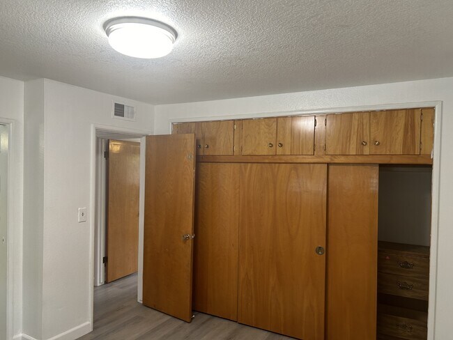 Building Photo - 1726 Idylwood Ct