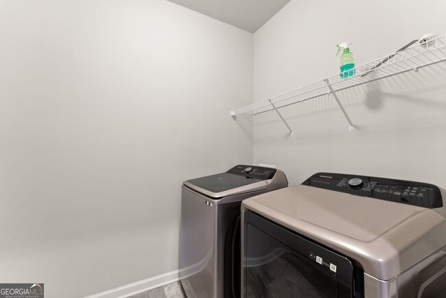 Building Photo - 4656 Silver Oak Dr