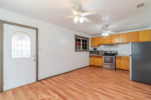 Building Photo - 13333 Gladstone Ave