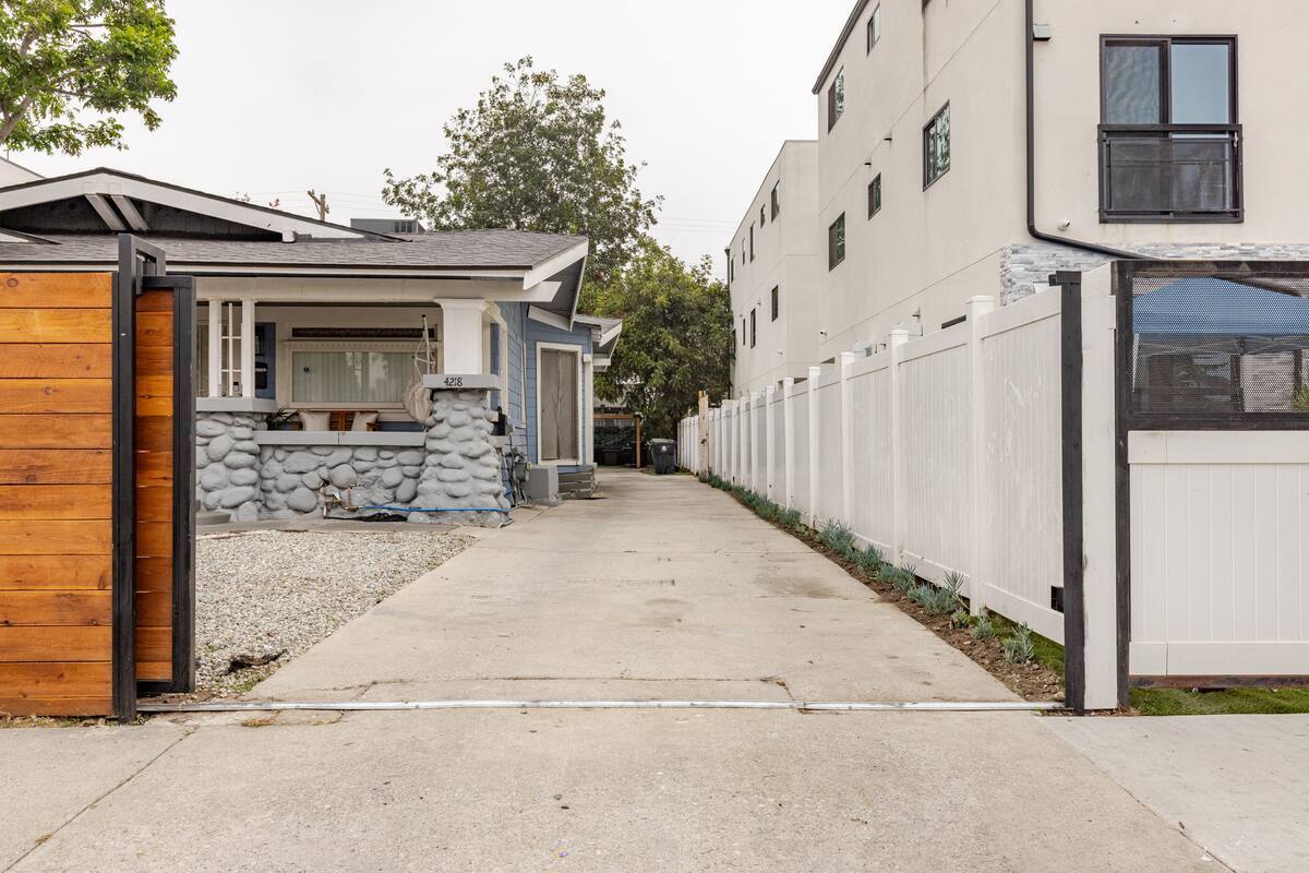 Building Photo - 4218 Dalton Ave