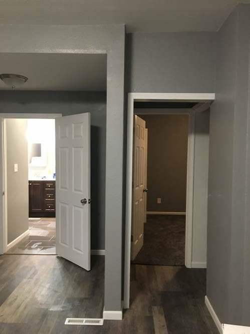 Building Photo - 212 S Albert Ave