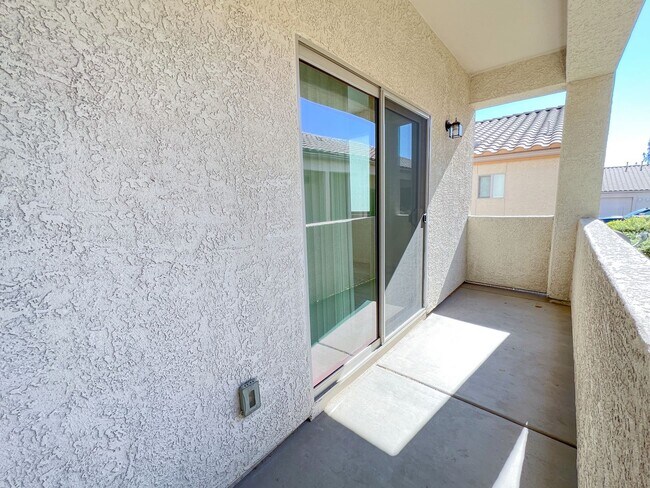 Building Photo - 1735 Pinon Dr