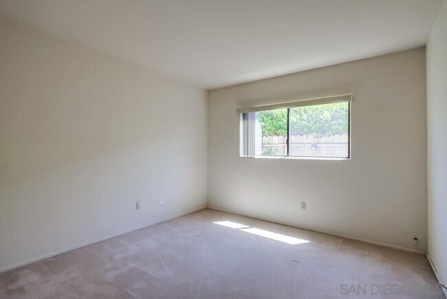 Building Photo - 11742 Avenida Sivrita