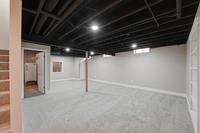 Building Photo - 4452 Burgundy Pl