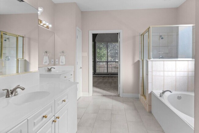 Building Photo - "Beautiful 4-Bedroom Home with Expansive Deck and Spacious Living Areas!"