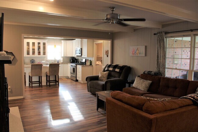 Building Photo - Home for Rent in Montgomery
