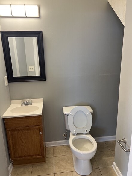 Building Photo - 16 Reid St