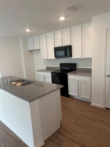 Building Photo - 330 Mahogany Ln