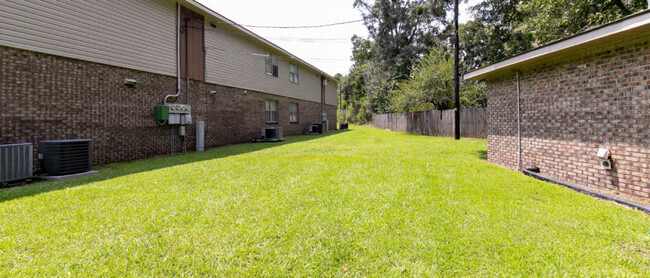 Building Photo - Rainview Apartments