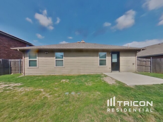 Building Photo - 12308 Shine Ave