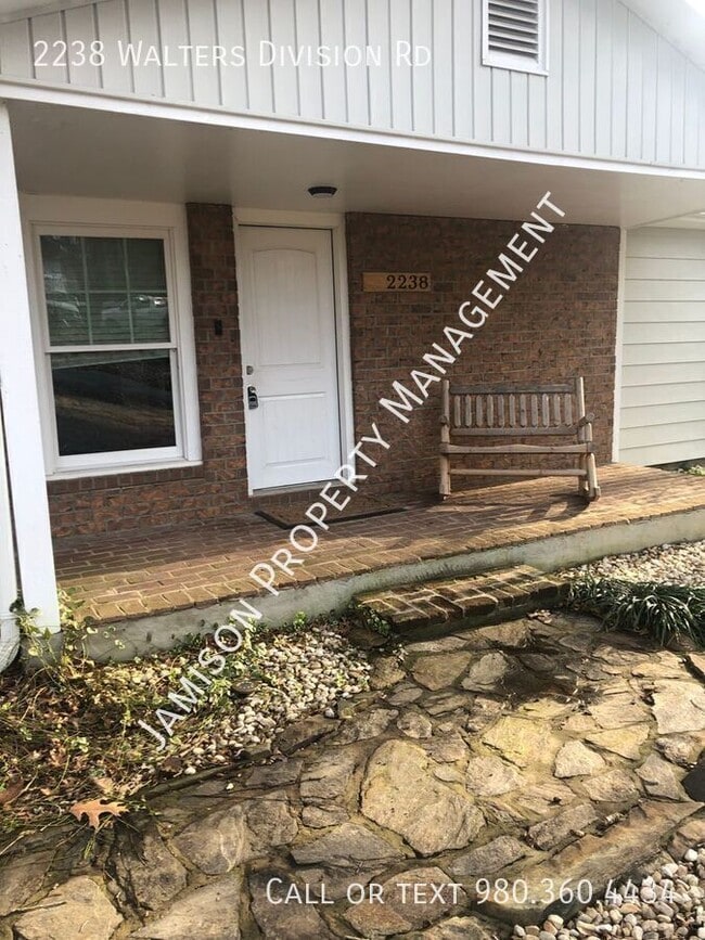 Building Photo - 2238 Walters Division Rd