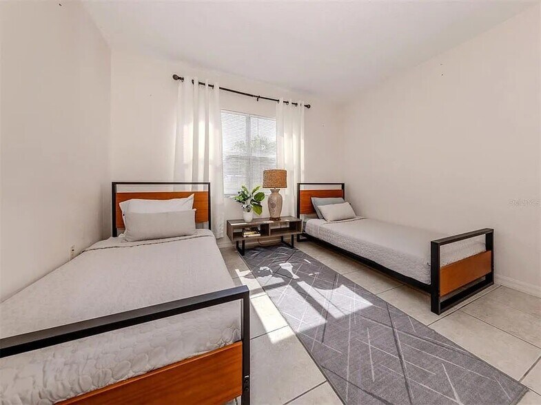 Building Photo - 25050 Sandhill Blvd