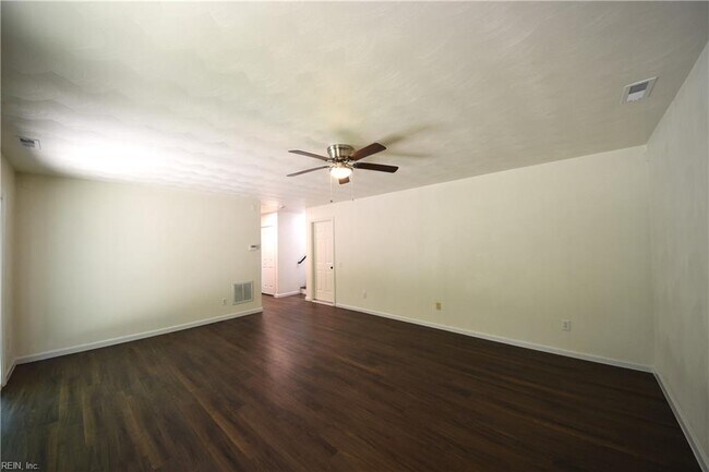 Building Photo - 1109 Lady Ashley Dr