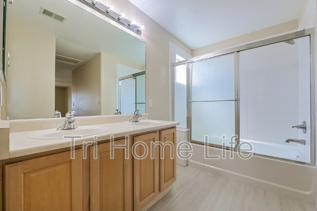 Building Photo - 22137 E Irish Dr