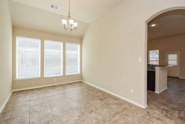 Building Photo - 4215 Mill Oak Dr