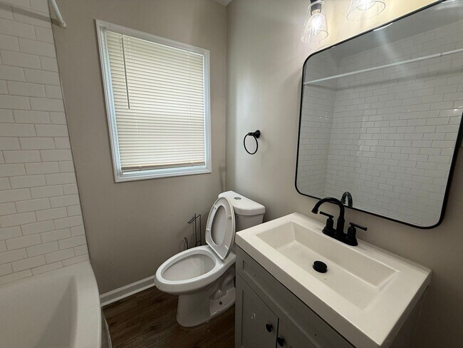 Building Photo - Renovated 3-Bedroom Home – We Welcome Sect...