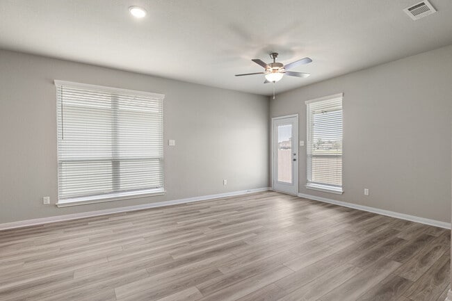 Building Photo - 1304 Elise Ave