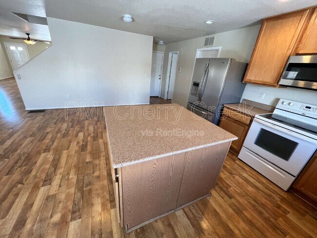 Building Photo - 1808 Morningview Ln