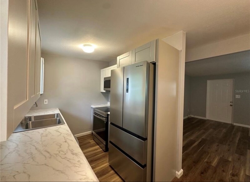 Building Photo - 3805 7th Ave W