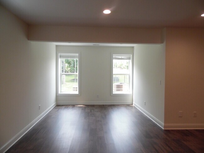Building Photo - 2331 Coroneo Ln