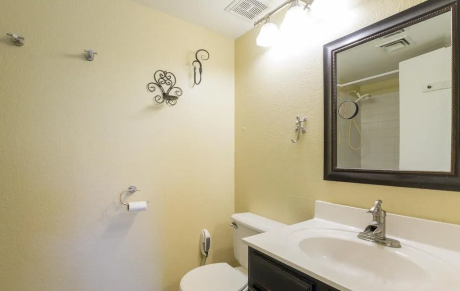 Guest Bath - 8140 N 107th Ave