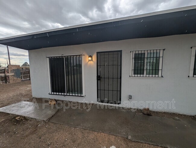 Building Photo - 443 Trumbull Ave SE